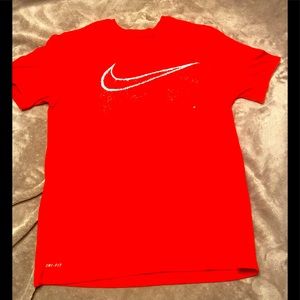 Men’s Nike T-shirt